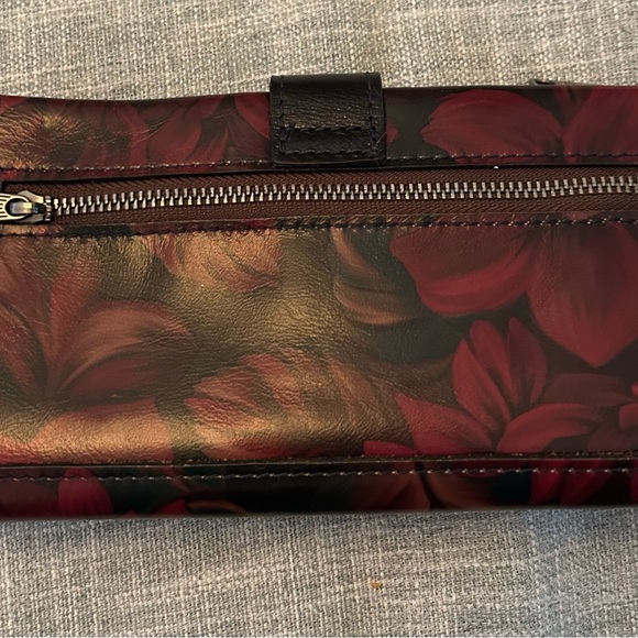 Rustic Mums Patricia Nash wallet - Picture 2 of 3